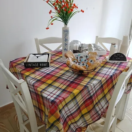 Da Alessandra לינה וארוחת בוקר San Donaci